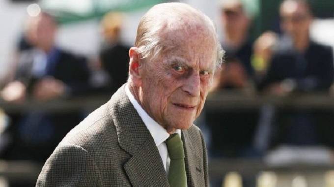 Prince Philip unhurt in crash while driving | The Chronicle