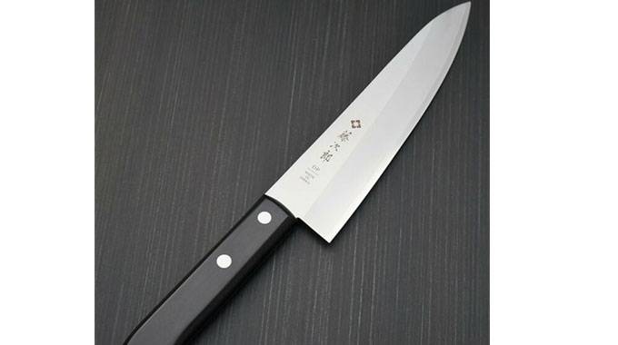 A MAN stabbed his wife with a kitchen knife on the chest, leading to her death.